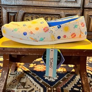 NWT TOMS Alpargata, planets and glow in the dark, women’s size 9.5